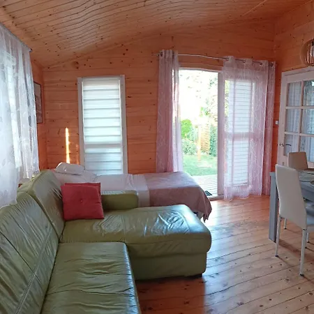 Nyaraló Przy Kamiennym Domku